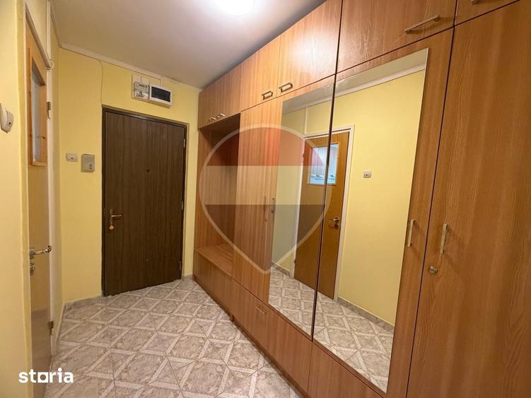 Apartament cu 3 camere în Drumul Taberei