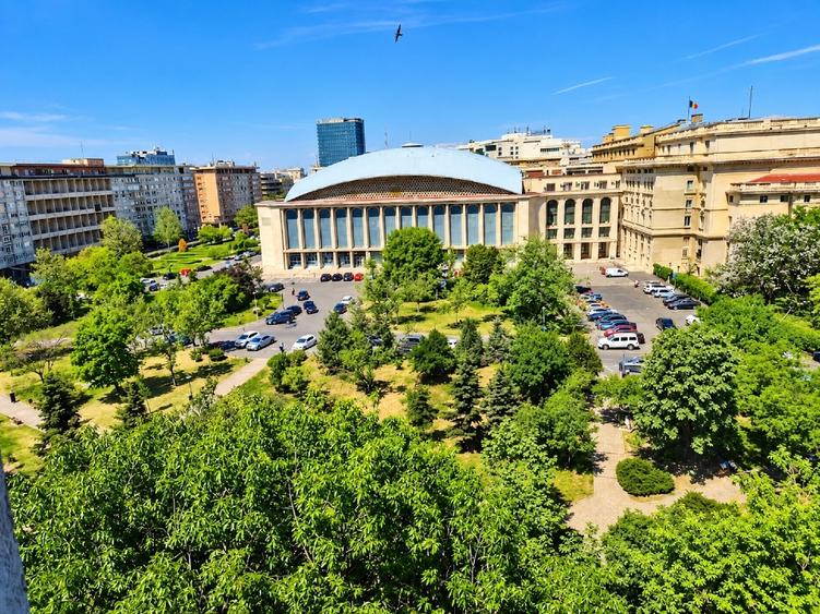 Apartament cu 2 camere decomandat în Cișmigiu