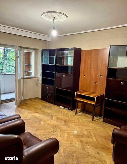 Apartament cu 3 camere decomandat în Târgu Cucu
