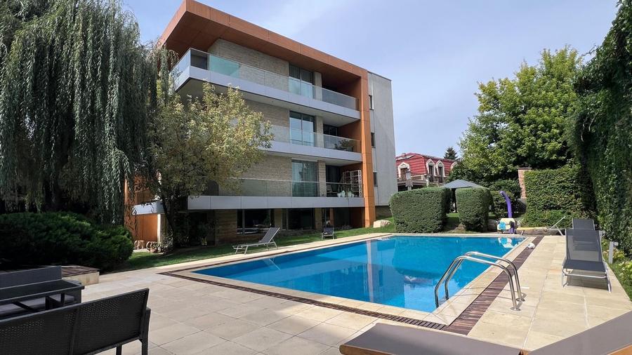 Apartament cu 4 camere decomandat, mobilat în Herăstrău