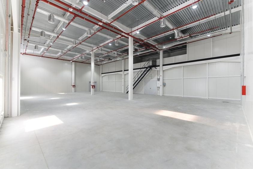 Spațiu industrial, de 7,500 mp, în Central
