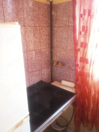 Garsonieră decomandată în Titan