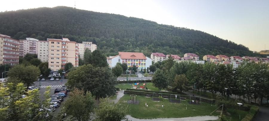 Apartament cu 2 camere decomandat, mobilat în Răcădău