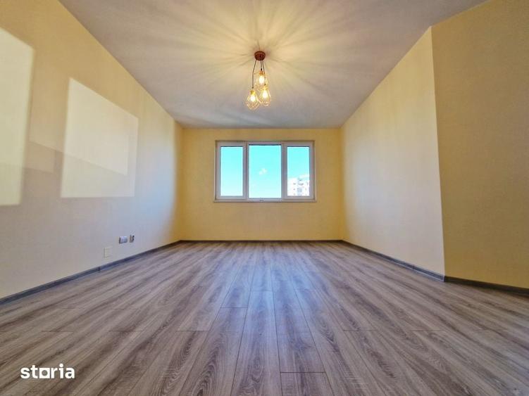 Apartament cu 3 camere semidecomandat în Florești