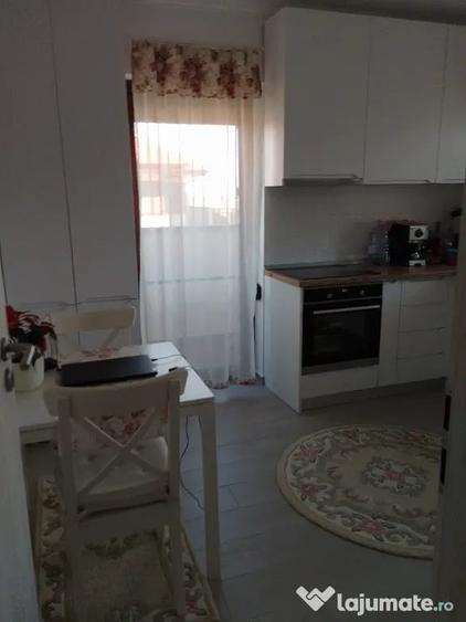 Apartament cu 3 camere decomandat în Vest