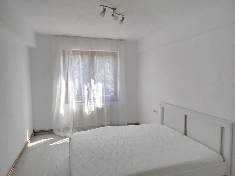 Apartament cu 3 camere decomandat, mobilat în Tractorul