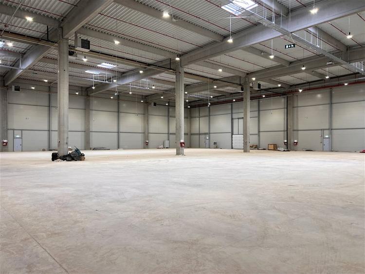 Spațiu industrial, de 3,500 mp, în Florești