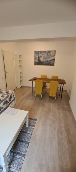 Proprietar, închiriez apartament 2 camere decomandat  - 11