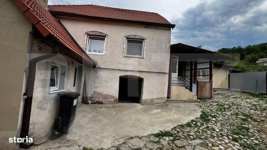 Casă cu 3 camere cu Teren 1180 Mp în Săsciori