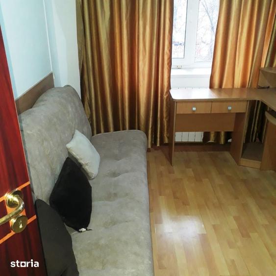 Apartament cu 3 camere semidecomandat în Drumul Taberei