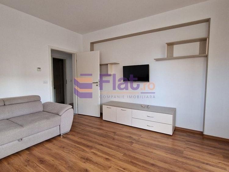 Apartament cu 3 camere decomandat în Tractorul