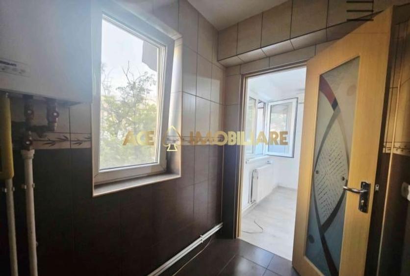 Apartament cu 3 camere decomandat în Vitan