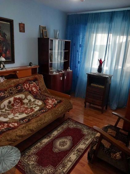 Apartament cu 3 camere decomandat în Dancu