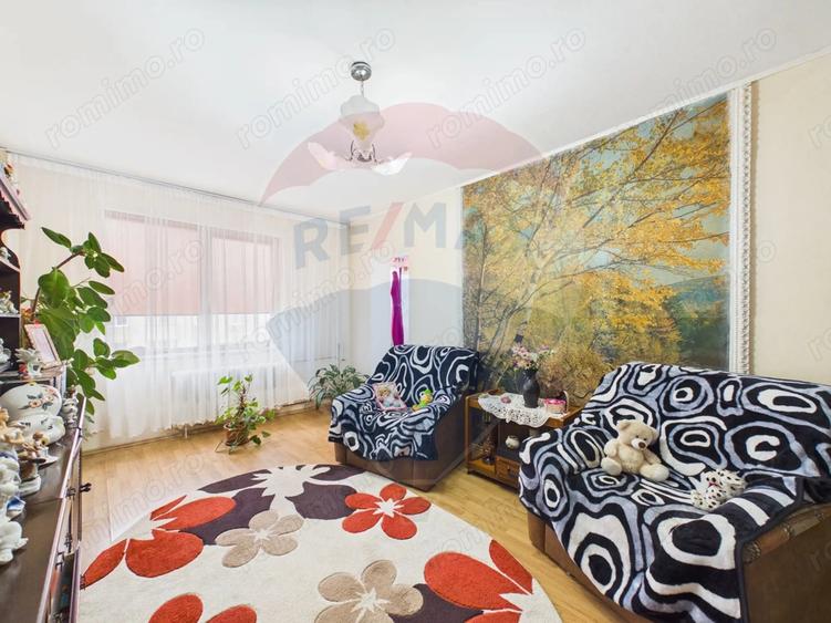 Apartament cu 4 camere semidecomandat, mobilat în Rahova