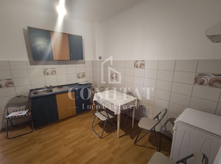 Apartament cu 3 camere decomandat, mobilat în Zorilor