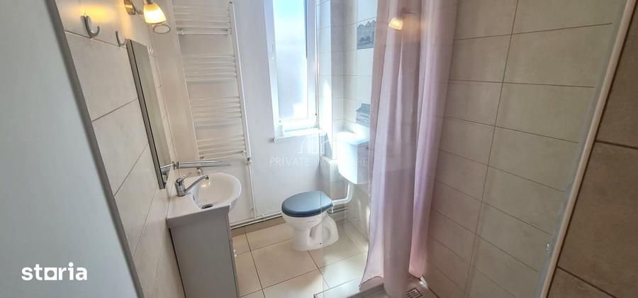 Apartament cu 2 camere decomandat în 22 Decembrie 1989