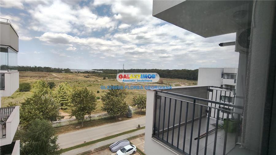 Apartament cu 3 camere semidecomandat, mobilat în Băneasa