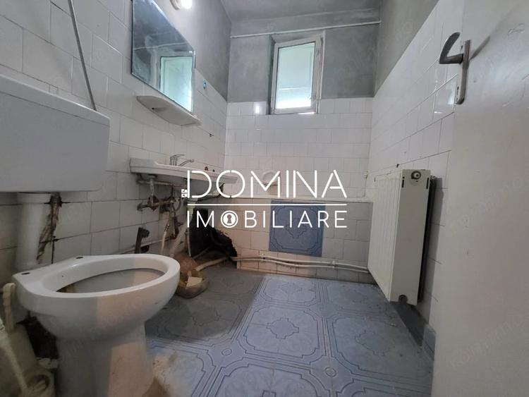 Apartament cu 3 camere semidecomandat în 1 Mai