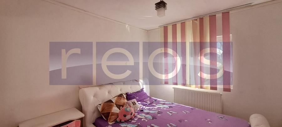 Apartament cu 4 camere decomandat, mobilat în Central