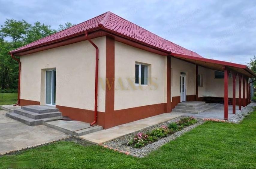 Casă cu Teren 10000 Mp în Căianu