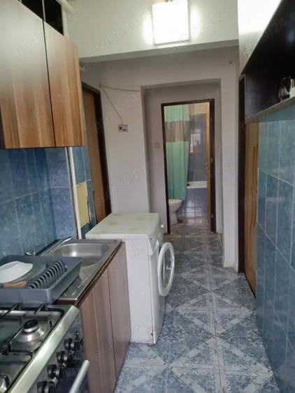 Apartament cu 3 camere decomandat în Micro 9