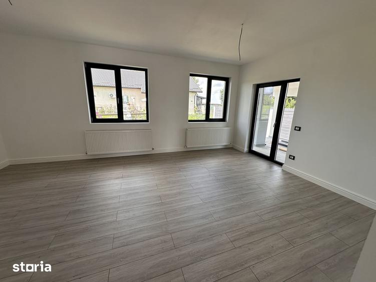 Casă cu 4 camere cu Teren 400 Mp în Mihai Eminescu