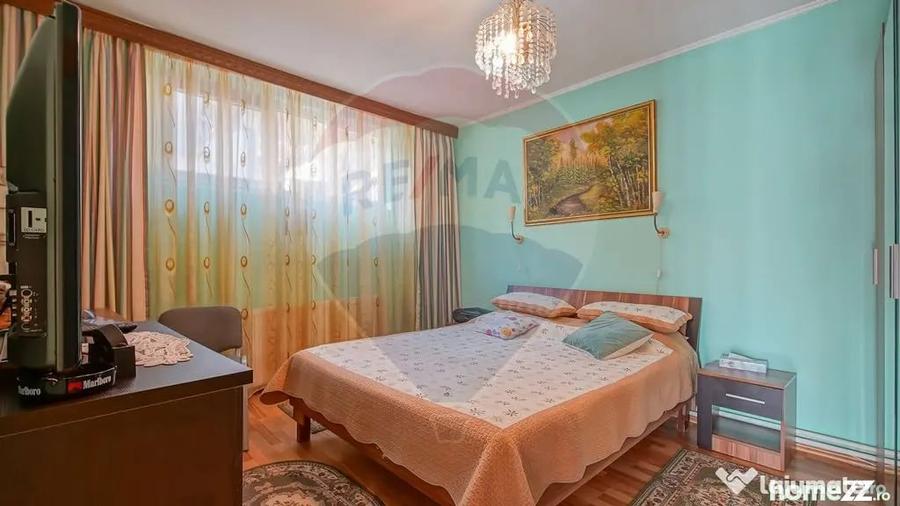 Casă cu 5 camere cu Teren 145 Mp în Dârste