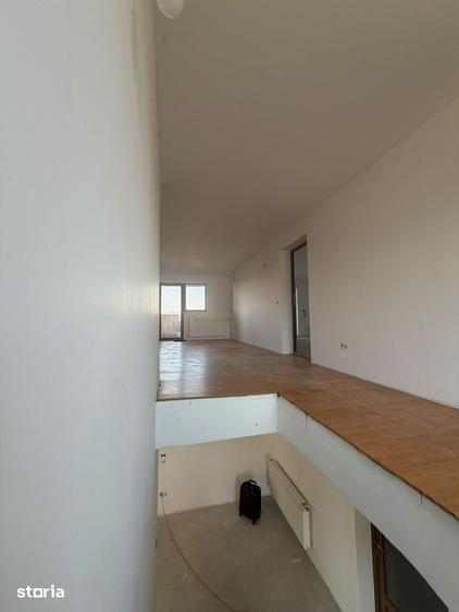 Casă cu 9 camere cu Teren 850 Mp în Brănișca