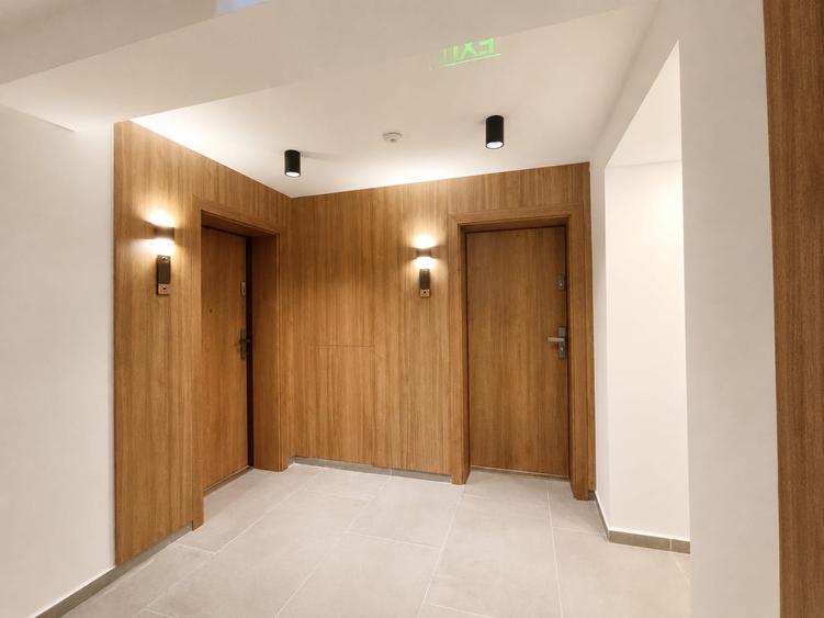 Apartament cu 2 camere semidecomandat în Tractorul