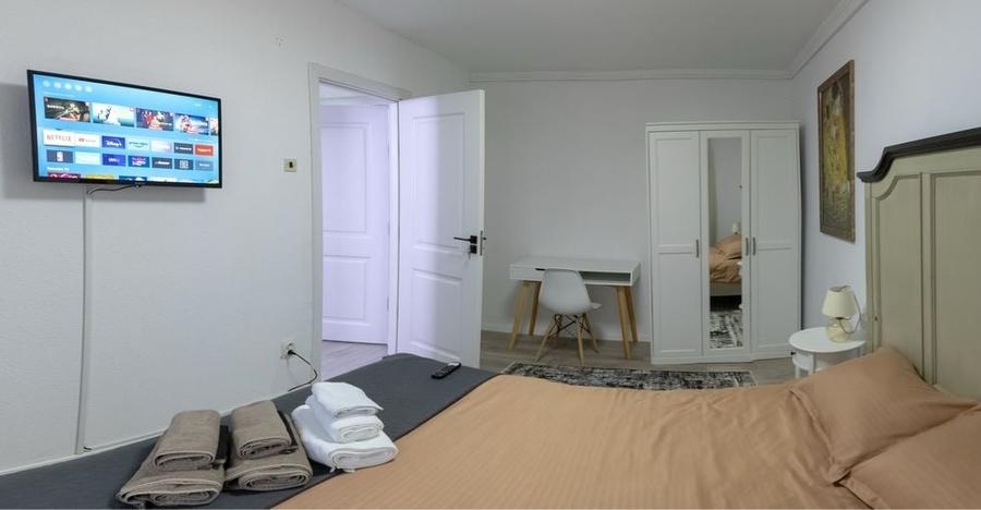 Apartament cu 2 camere decomandat în Central