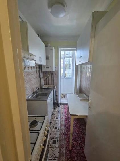 Apartament cu 2 camere semidecomandat în Filiași