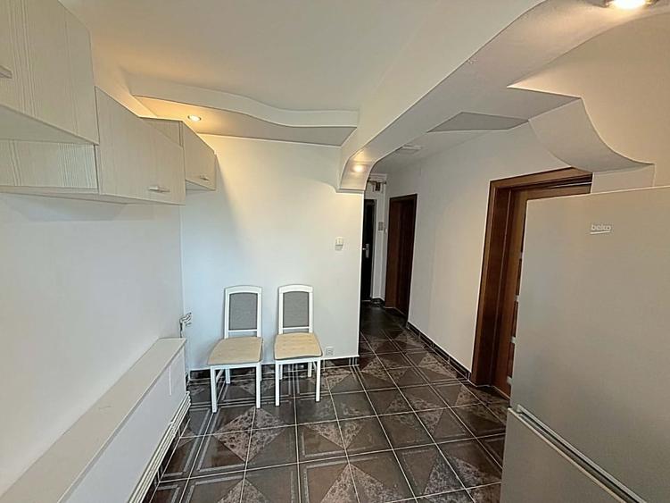 Apartament cu 2 camere decomandat, mobilat în 9 Mai