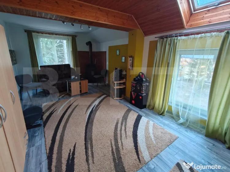 Casă cu 7 camere cu Teren 1430 Mp în Mărișel