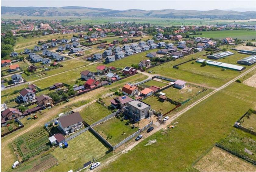 Casă individuală cu 4 camere cu Teren 1000 Mp în Bod
