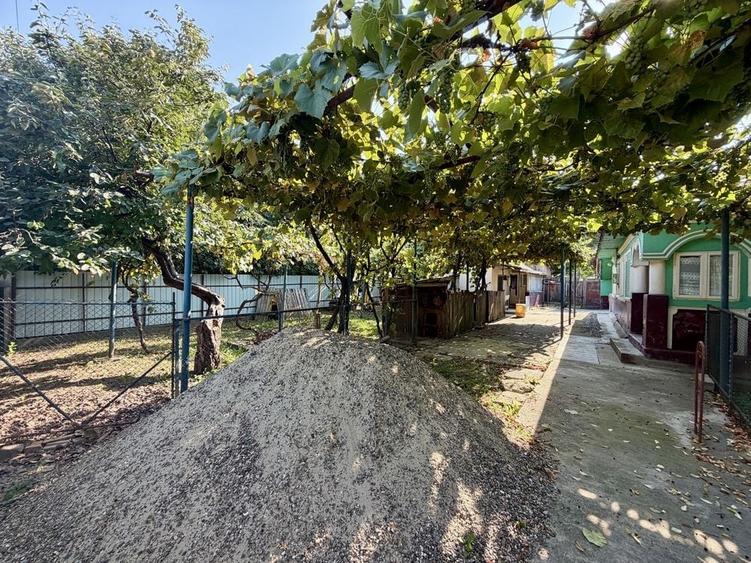 Casă cu 4 camere în Central