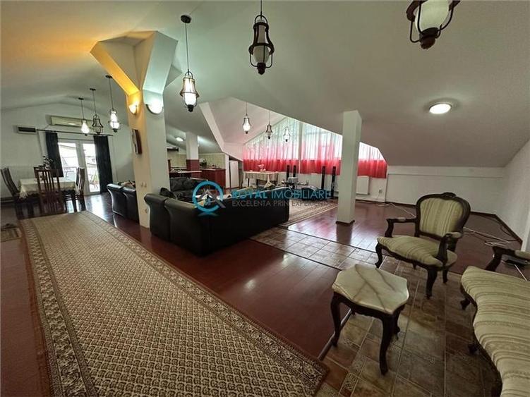 Apartament cu 3 camere decomandat, mobilat în Republicii