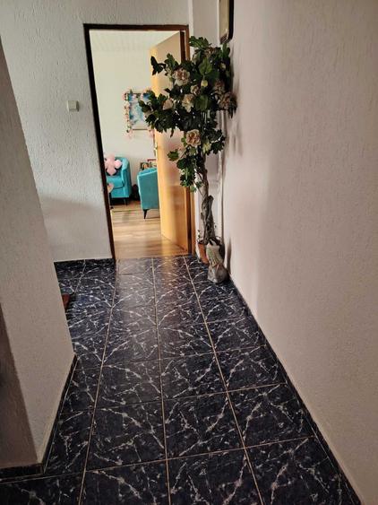 Apartament cu 2 camere decomandat în Valea Cetății