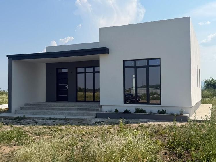 Casă cu 3 camere în Central