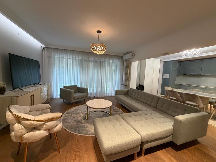 Apartament cu 4 camere decomandat în Domenii