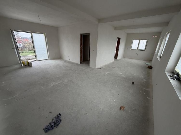 Casă cu 4 camere cu Teren 190 Mp în Șura Mică
