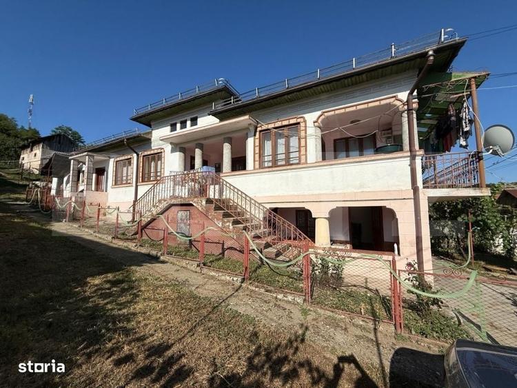 Casă cu 4 camere în Fratoștița