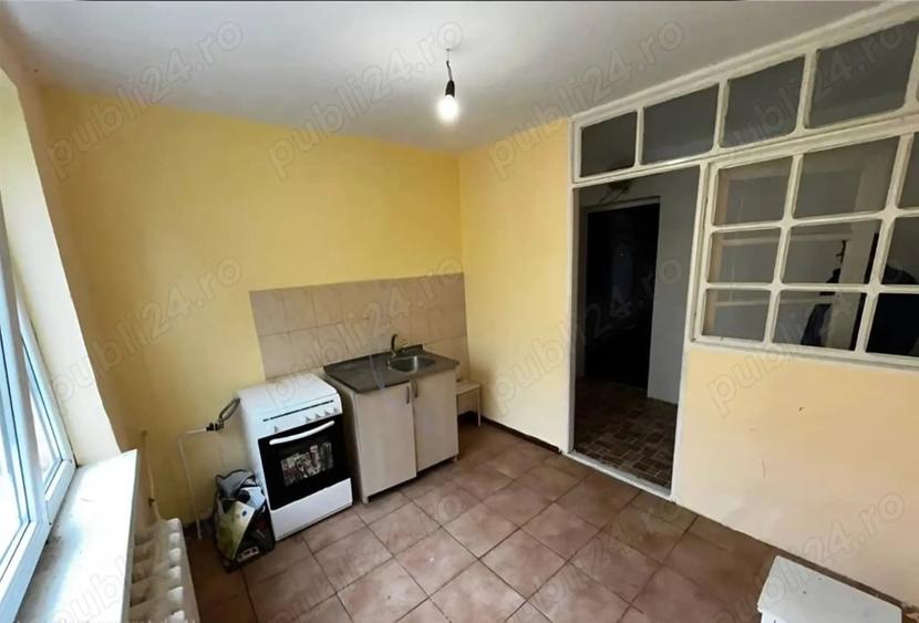 Garsonieră decomandată în Central