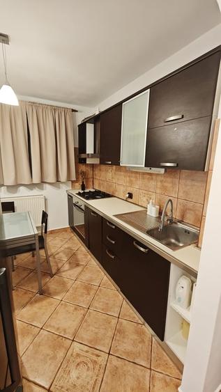 Apartament cu 3 camere decomandat în Titan