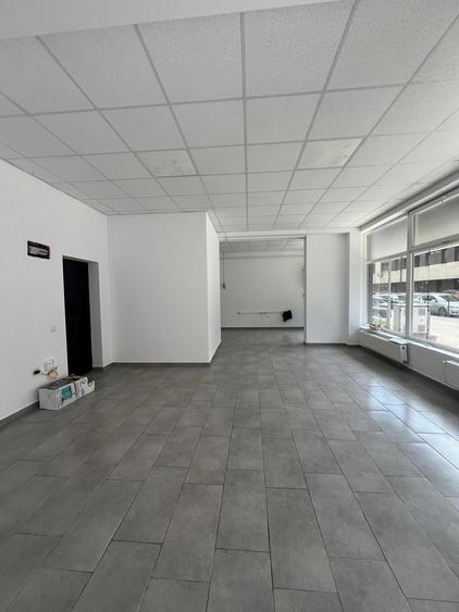 Spațiu comercial, de 52 mp, în Militari