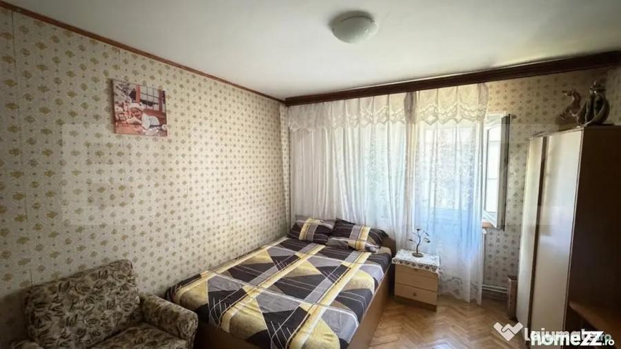 Apartament cu 4 camere decomandat în 1 Mai