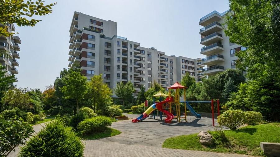 Apartament cu 3 camere decomandat în Pipera