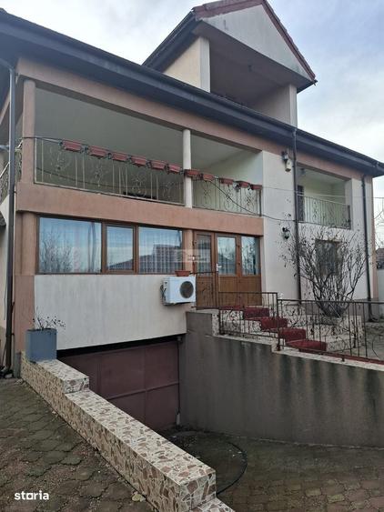 Casă cu 4 camere cu Teren 1000 Mp în Garoafa
