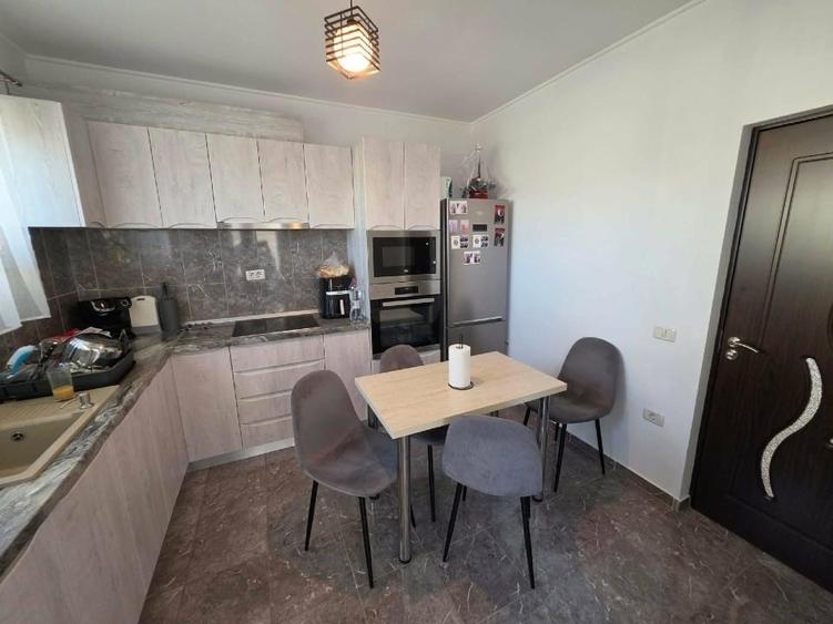 Apartament cu 2 camere decomandat, mobilat în Giroc
