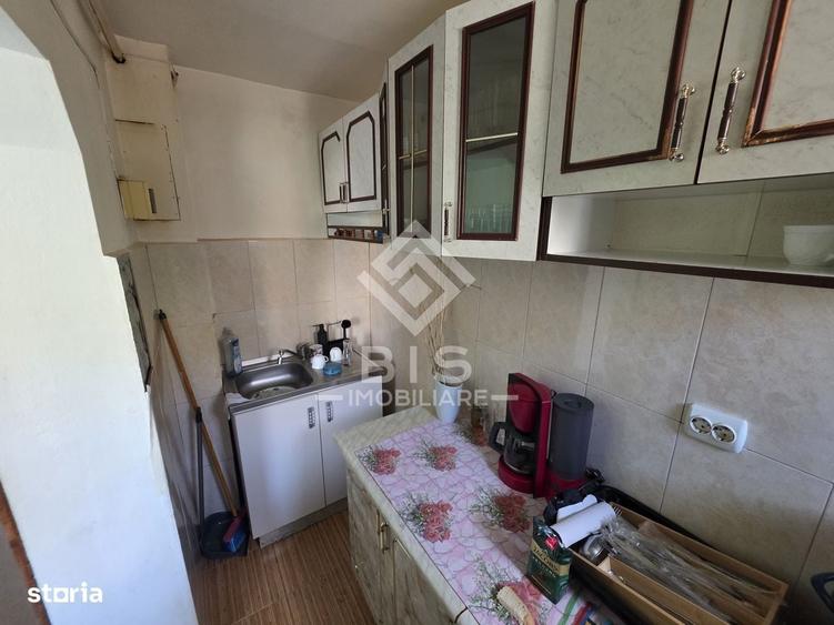Vanzare Apartament- Zona Decebal Etaj 1 - 8