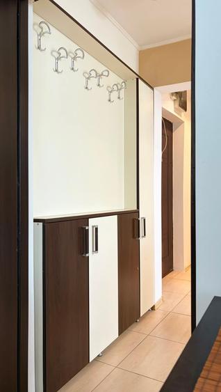 Apartament cu 3 camere semidecomandat în Drumul Taberei